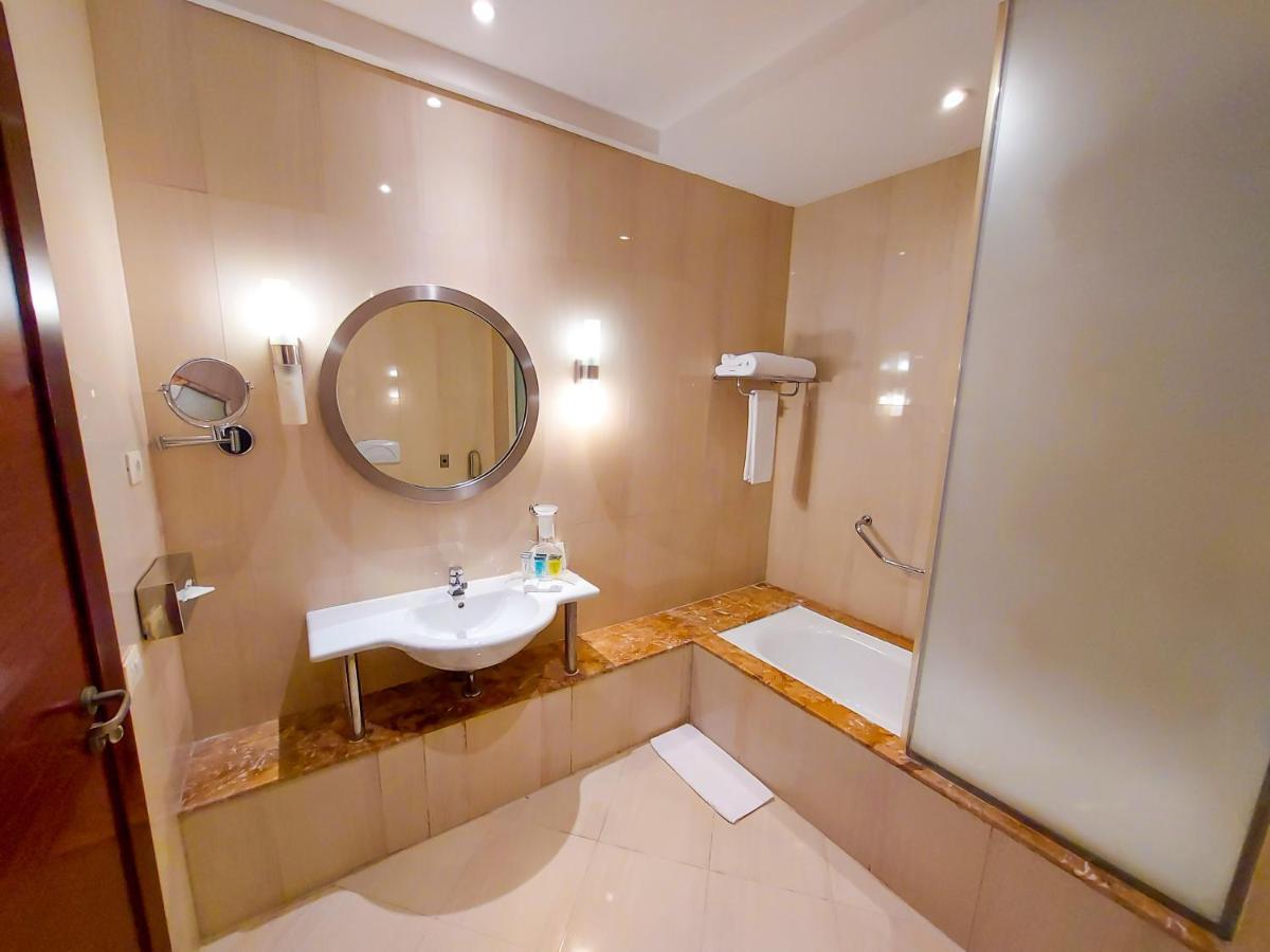 Helnan Dream Hotel And Conference Center 6th of October City Eksteriør billede Bathroom