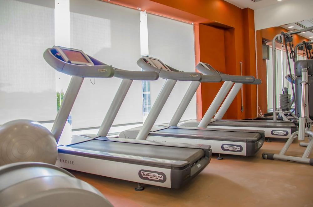 Helnan Dream Hotel And Conference Center 6th of October City Eksteriør billede Treadmills in a gym