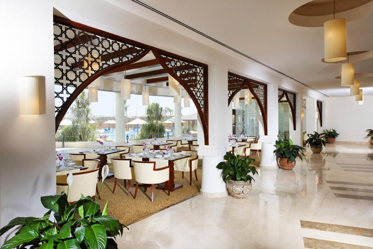 Helnan Dream Hotel And Conference Center 6th of October City Restaurant billede The interior of the hotel
